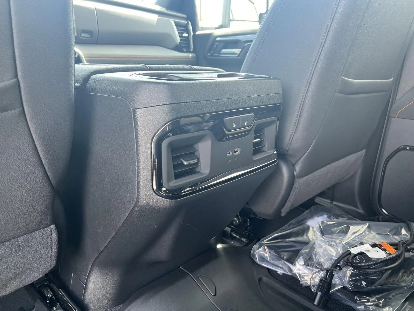 2026 GMC Sierra 3500HD AT4 - Photo 33