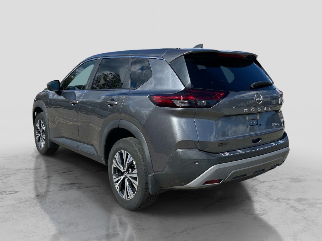 Used 2023 Gray Nissan SV image 3