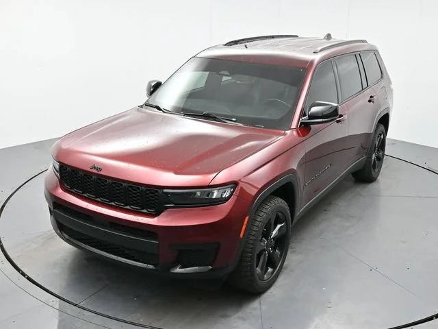Used 2021 Velvet Red Pearlc Jeep Altitude image 34