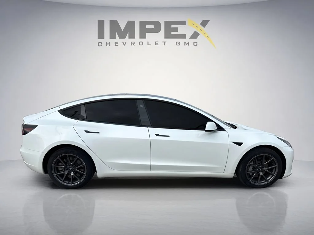 Used 2023  Tesla  image 6