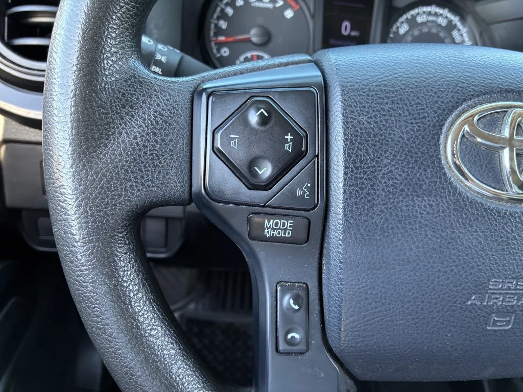 Used 2020 White Toyota SR image 31
