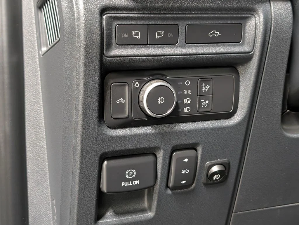 Used 2022 Antimatter Blue Metallic Ford Lariat image 13