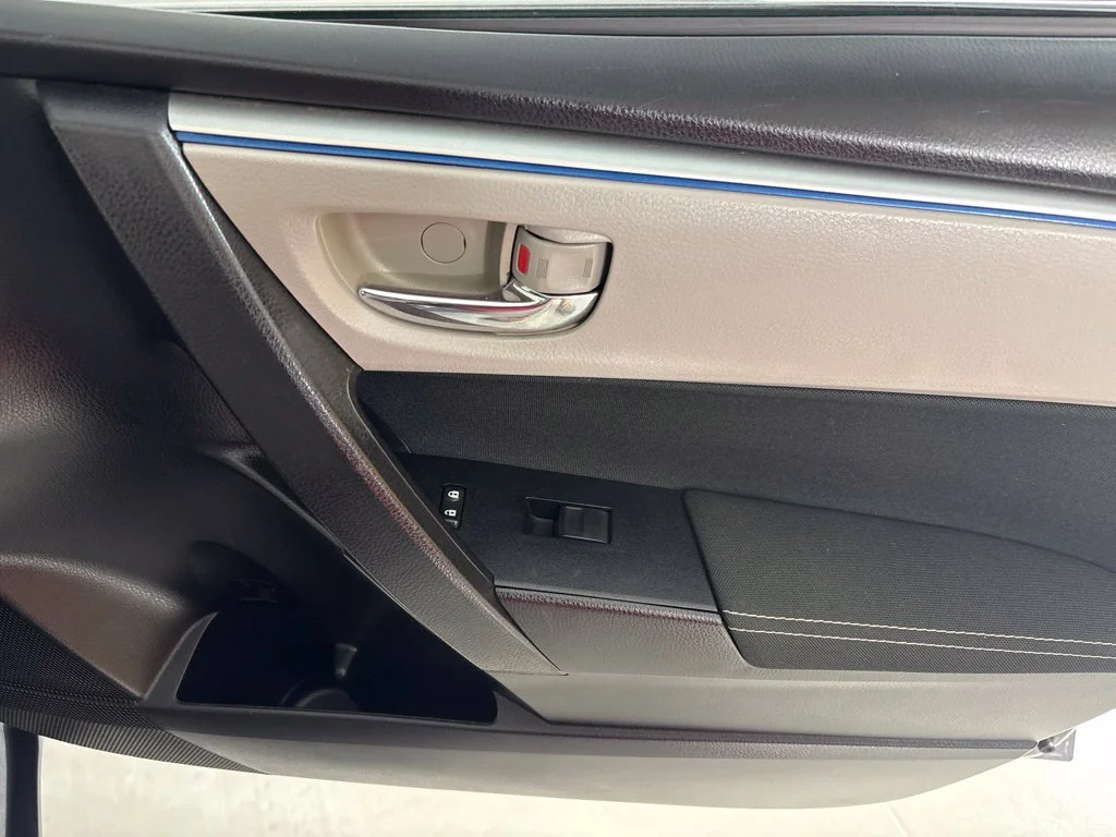 Used 2016 Gray Toyota LE image 13