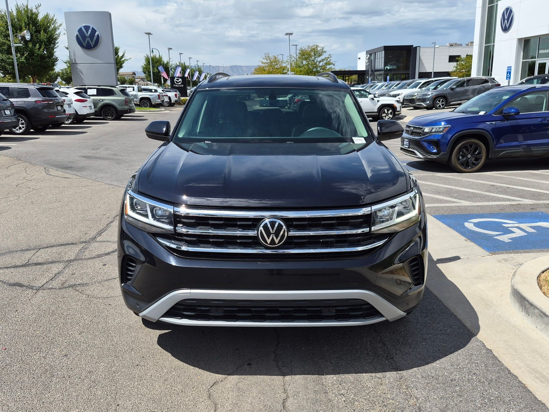 Used 2023 Deep Black Volkswagen 3.6L V6 SE w/Technology image 10