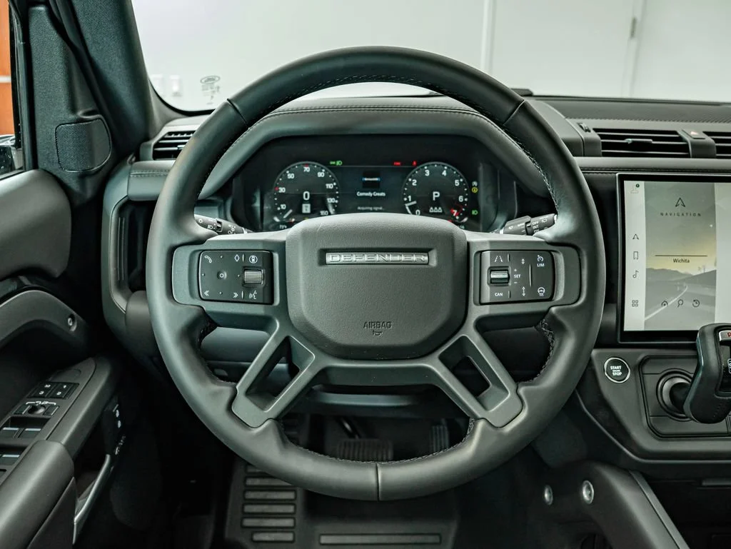 New 2026 Santorini Black Land Rover X-Dynamic SE image 23