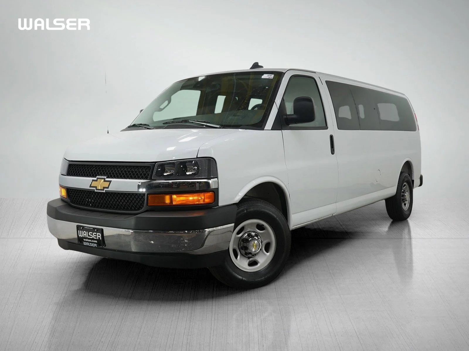 2025 Chevrolet Express 3500 LT Extended's photo
