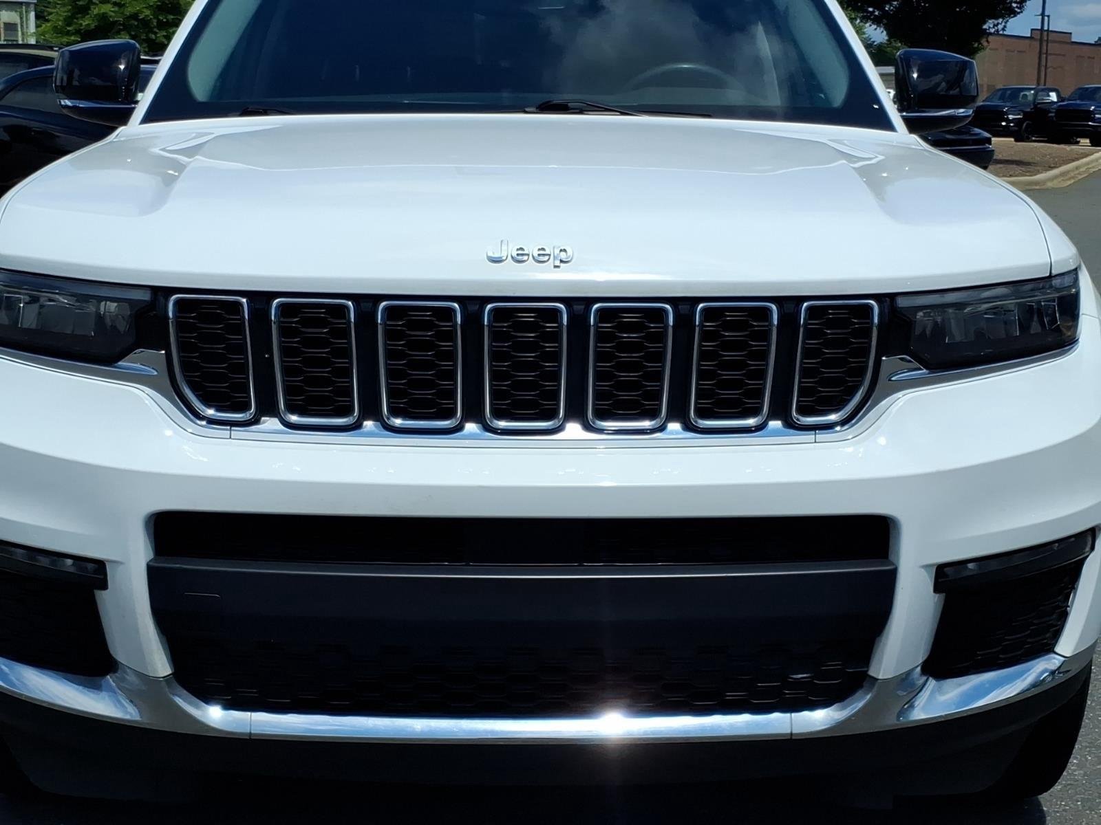 Used 2023 Bright White Clearcoat Jeep Limited image 14