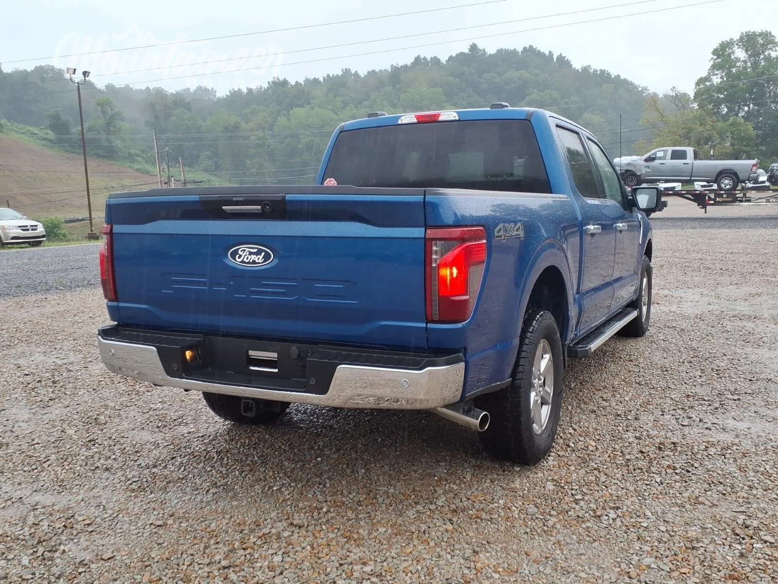 Used 2024 Atlas Blue Ford XLT image 6