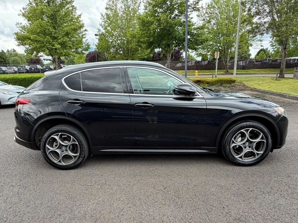 Used 2018 Black Metallic Alfa Romeo Base image 9