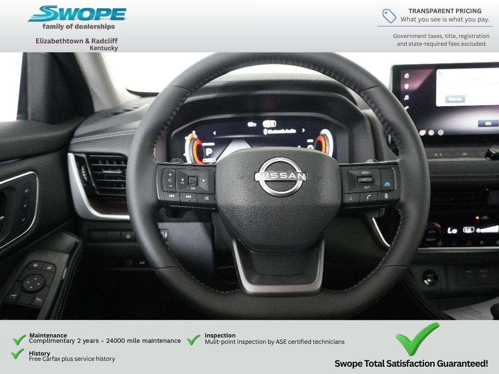 New 2026 Champagne Silver Metallic / Super Black Two-tone Nissan Platinum image 17