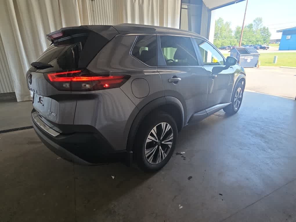 Used 2023 Gun Metallic Nissan SV image 5