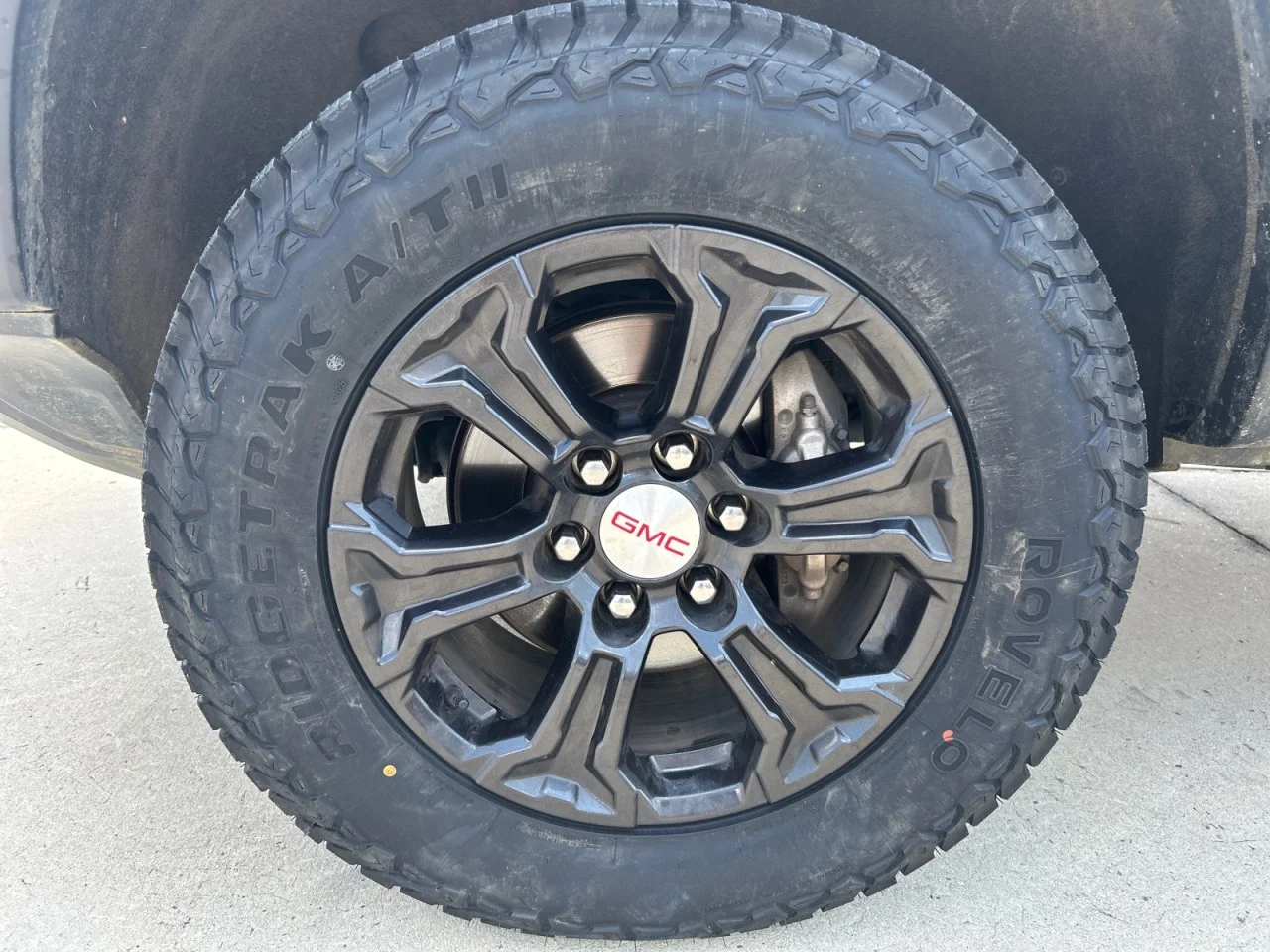 Used 2024 Sterling Metallic GMC Elevation image 9