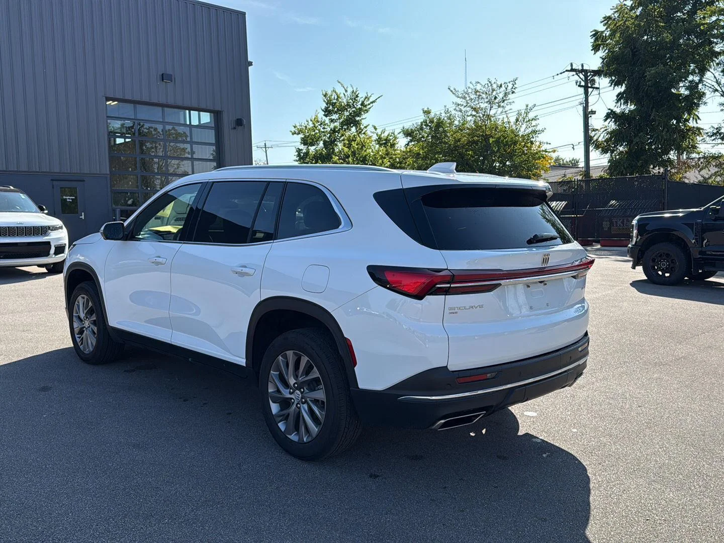 Used 2026 Summit White Buick Preferred image 5