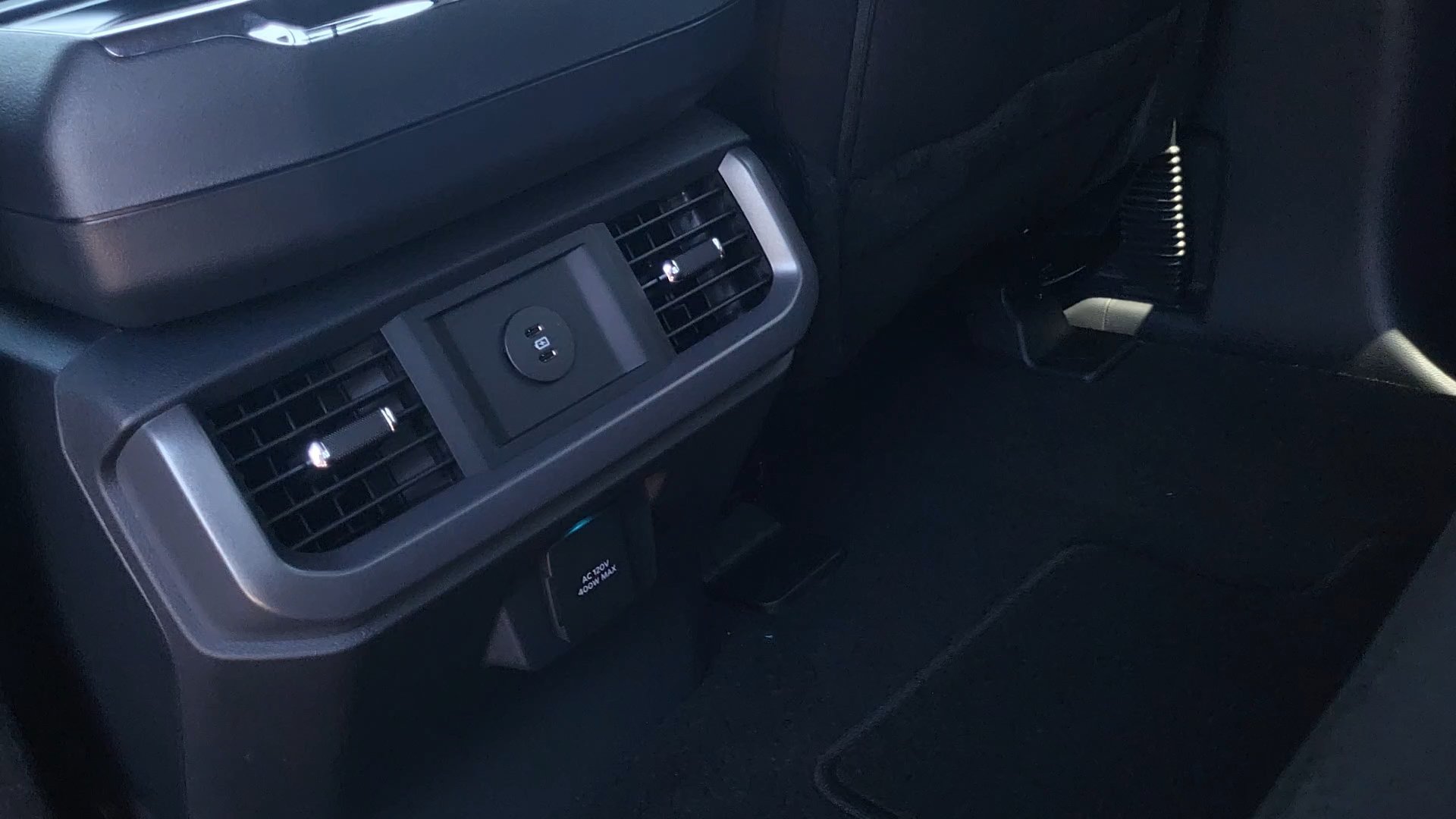 New 2026 Oxford White Ford XLT image 20