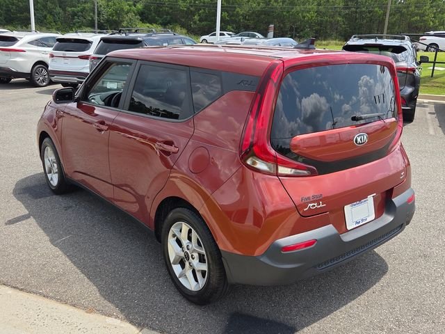 Used 2021 Orange Kia S image 10