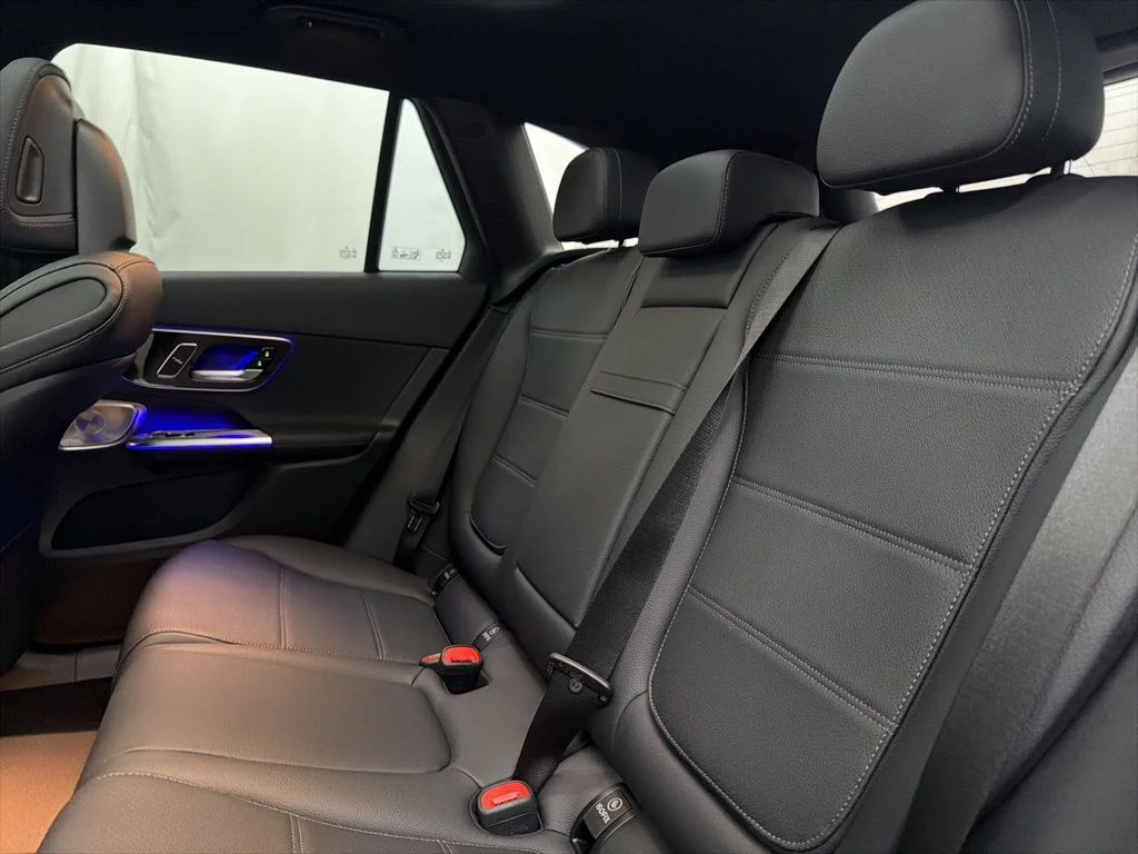 Used 2026 Black Mercedes-Benz GLC 300 image 17
