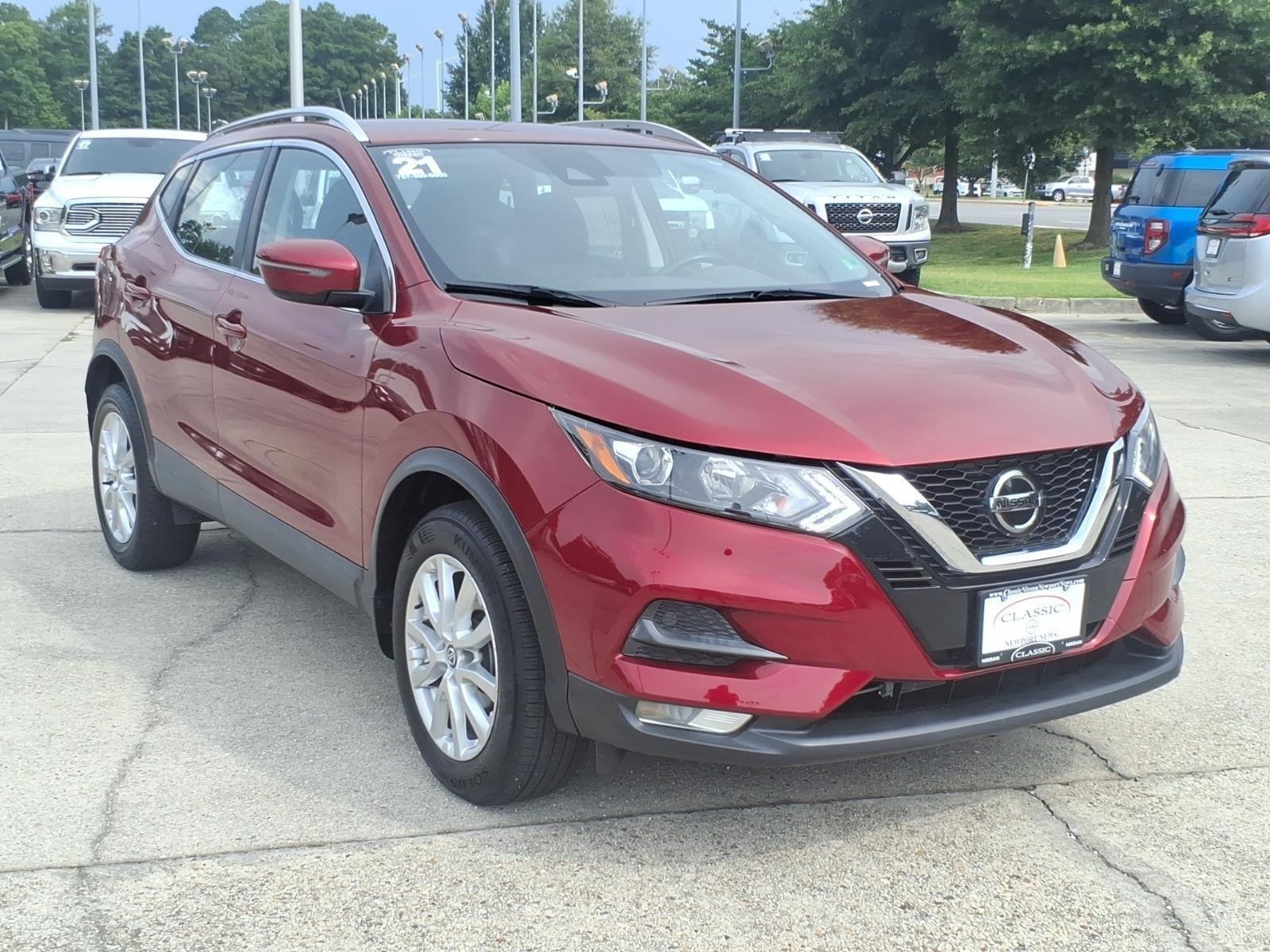 Used 2021 Scarlet Ember Tintcoat Nissan SV image 5