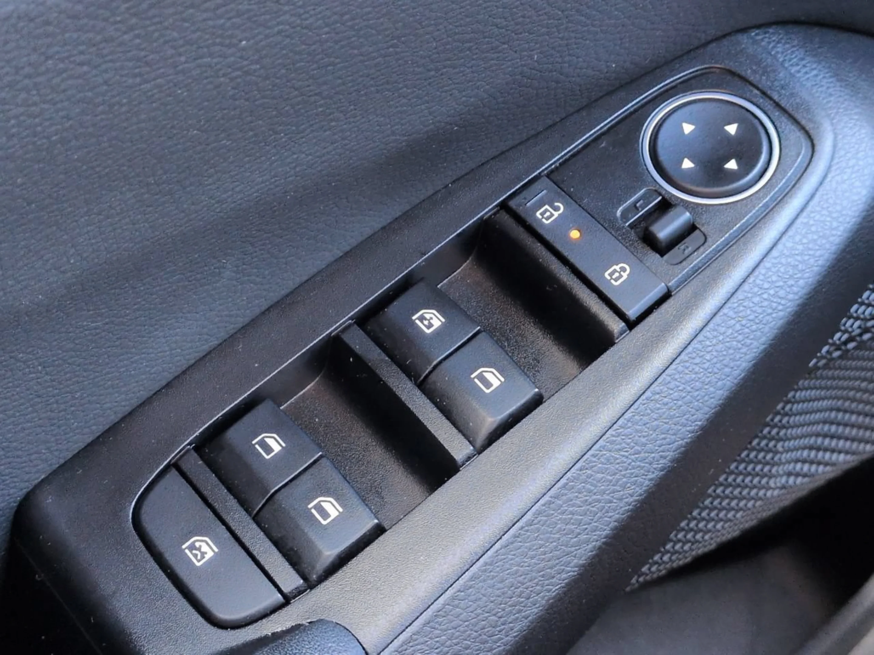 Certified Used 2025 Gravity Gray Kia EX image 25