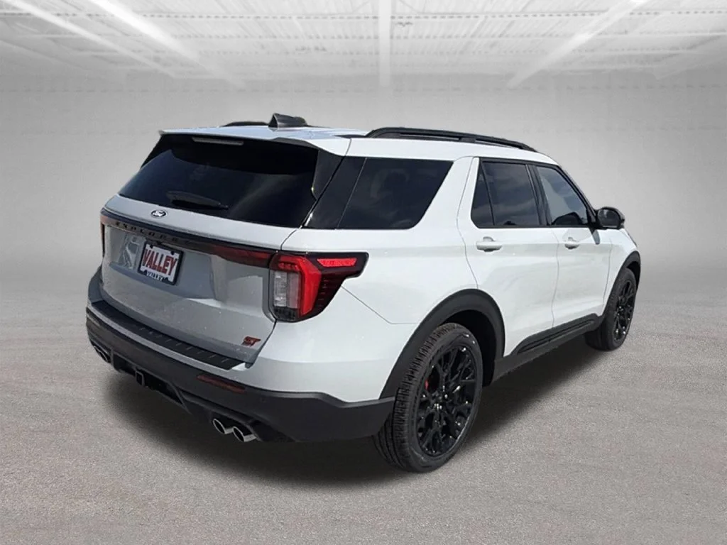 New 2027 Avalanche Gray Ford ST image 9