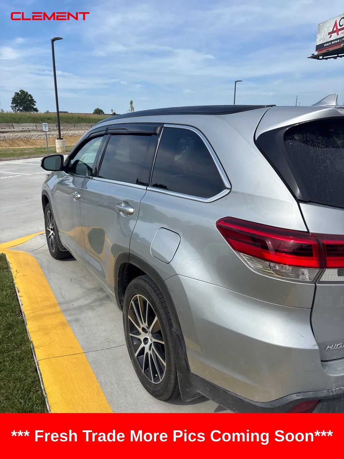 Used 2017 Celestial Silver Metallic Toyota SE image 5