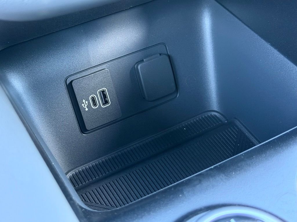 New 2027 Carbonized Gray Metallic Ford Active image 17
