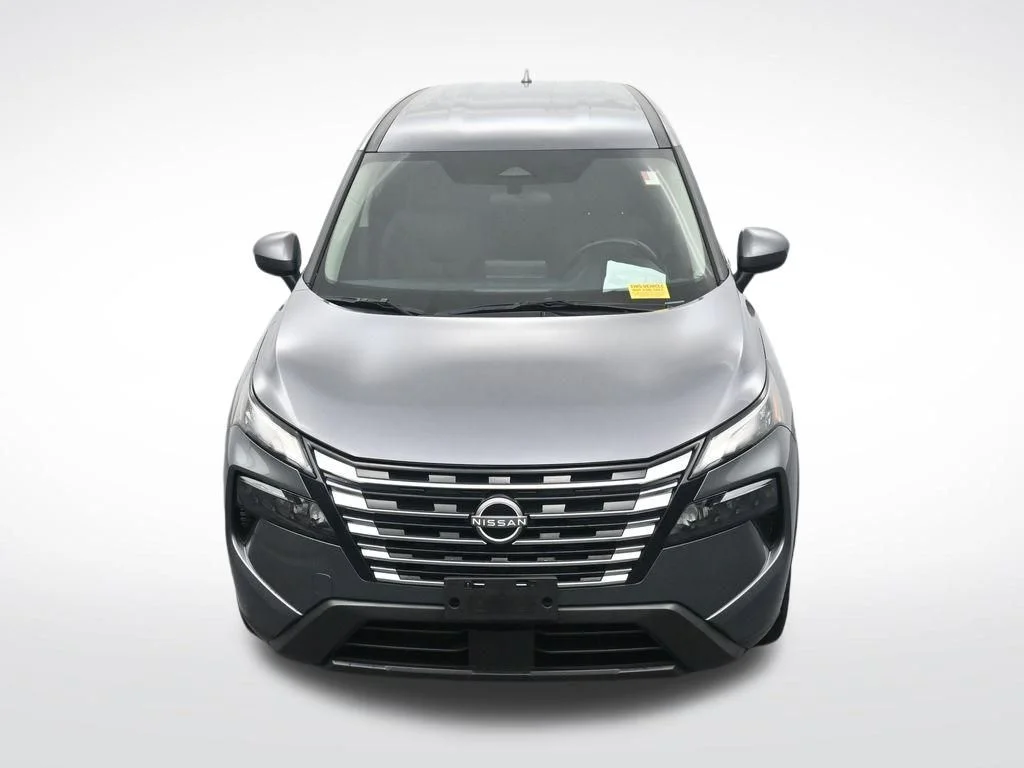Used 2025 Gray Nissan SV image 22