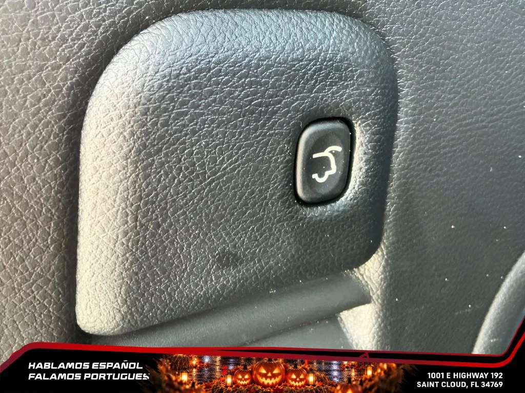 Used 2021 White Jeep Laredo X 4x2 image 16