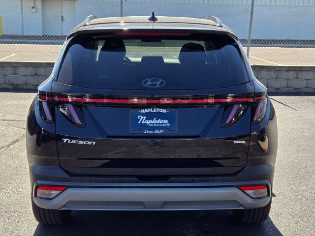 Used 2025 Black Hyundai Limited image 10