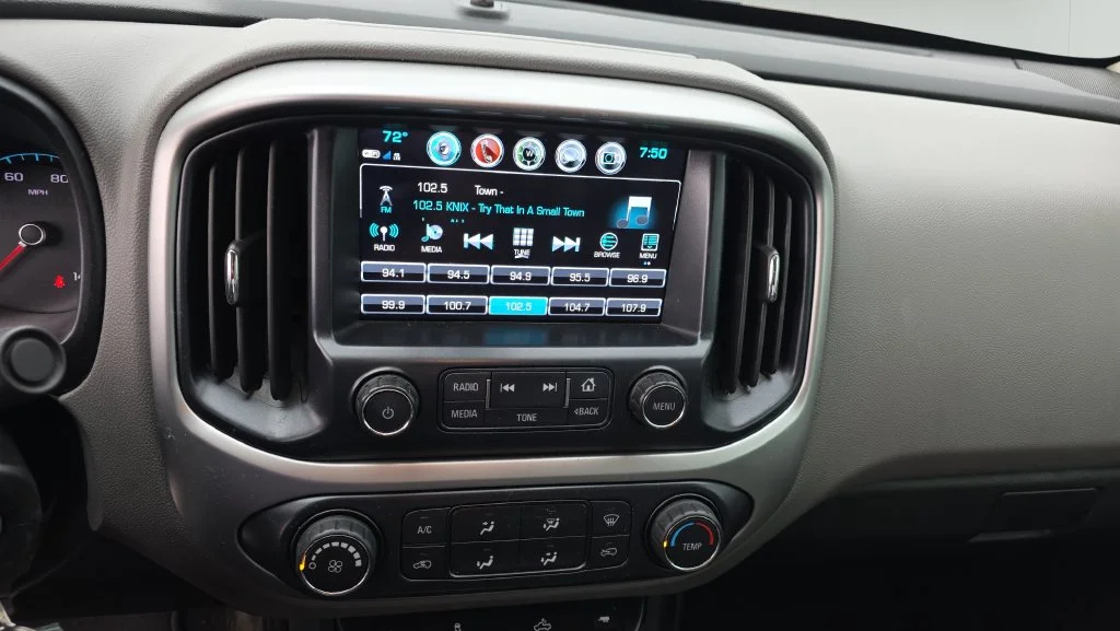 Used 2018 Blue Chevrolet LT image 19