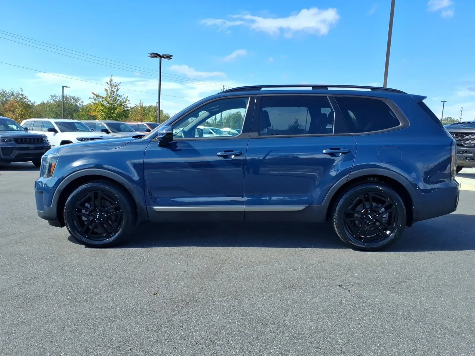 Used 2023 Midnight Lake Blue Kia SX X-Line image 3
