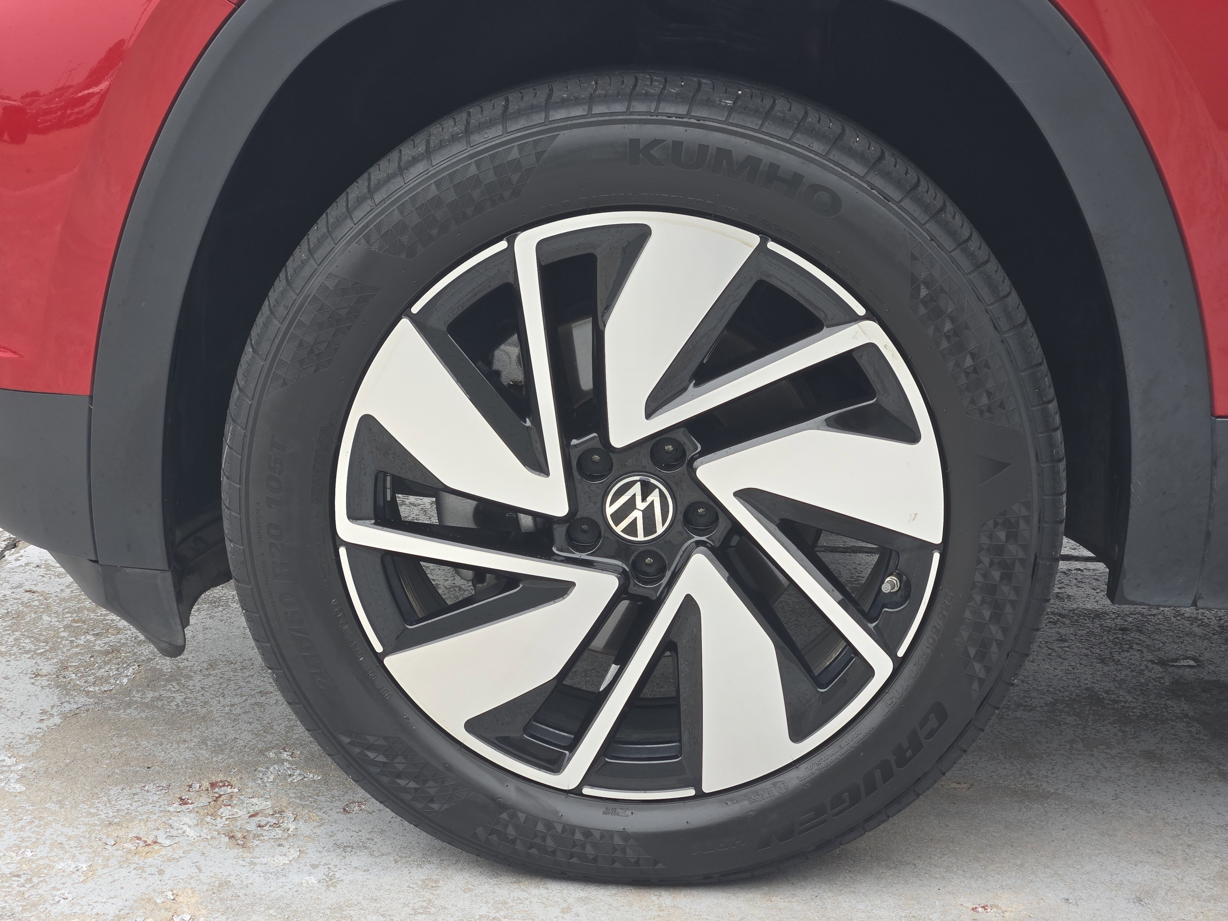 Used 2024 Aurora Red Metallic Volkswagen 2.0T SEL image 15