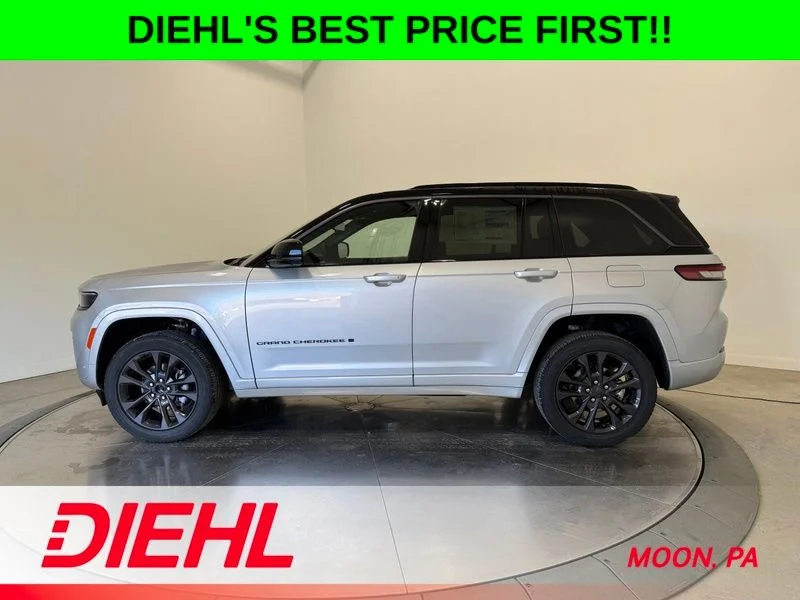 New 2026 Silver Zynith Exterior Paint Jeep Limited Reserve image 4