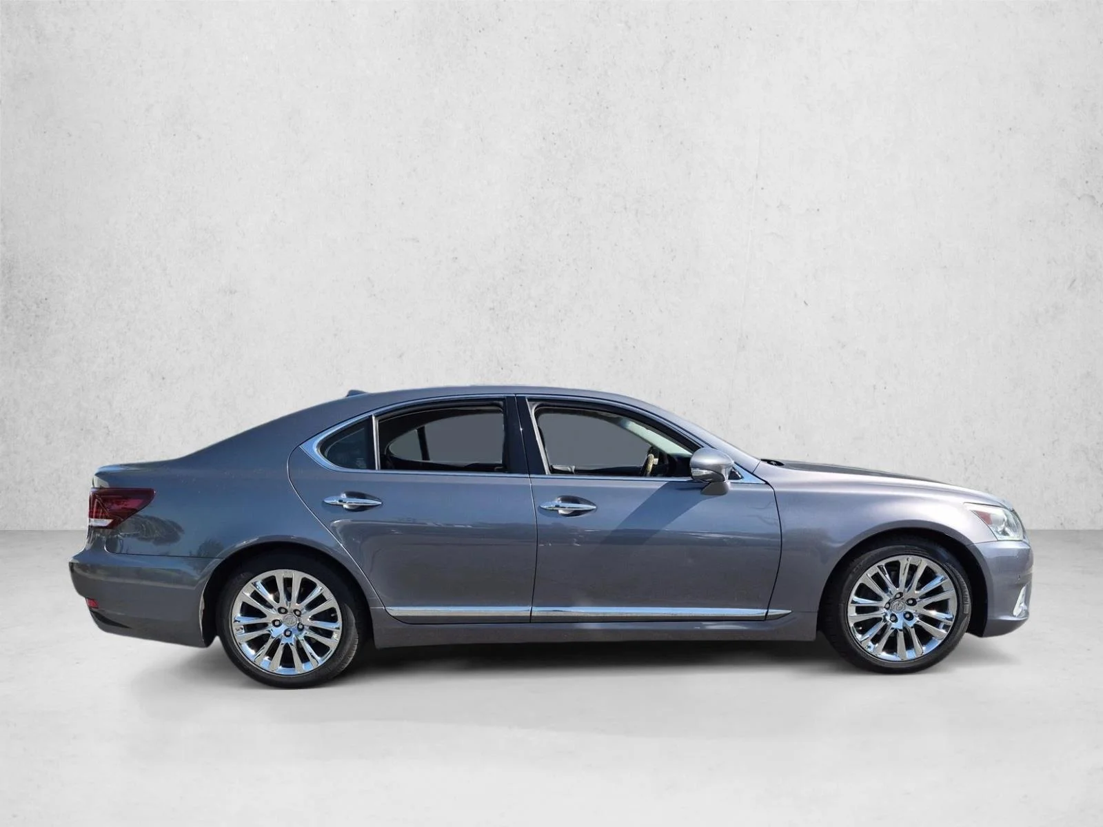 Used 2015 Nebula Gray Pearl Lexus  image 4