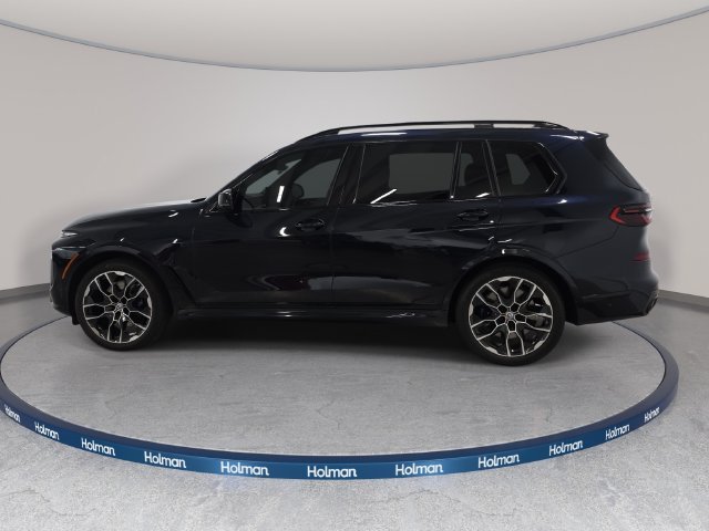 Used 2023 Black BMW M60i image 9