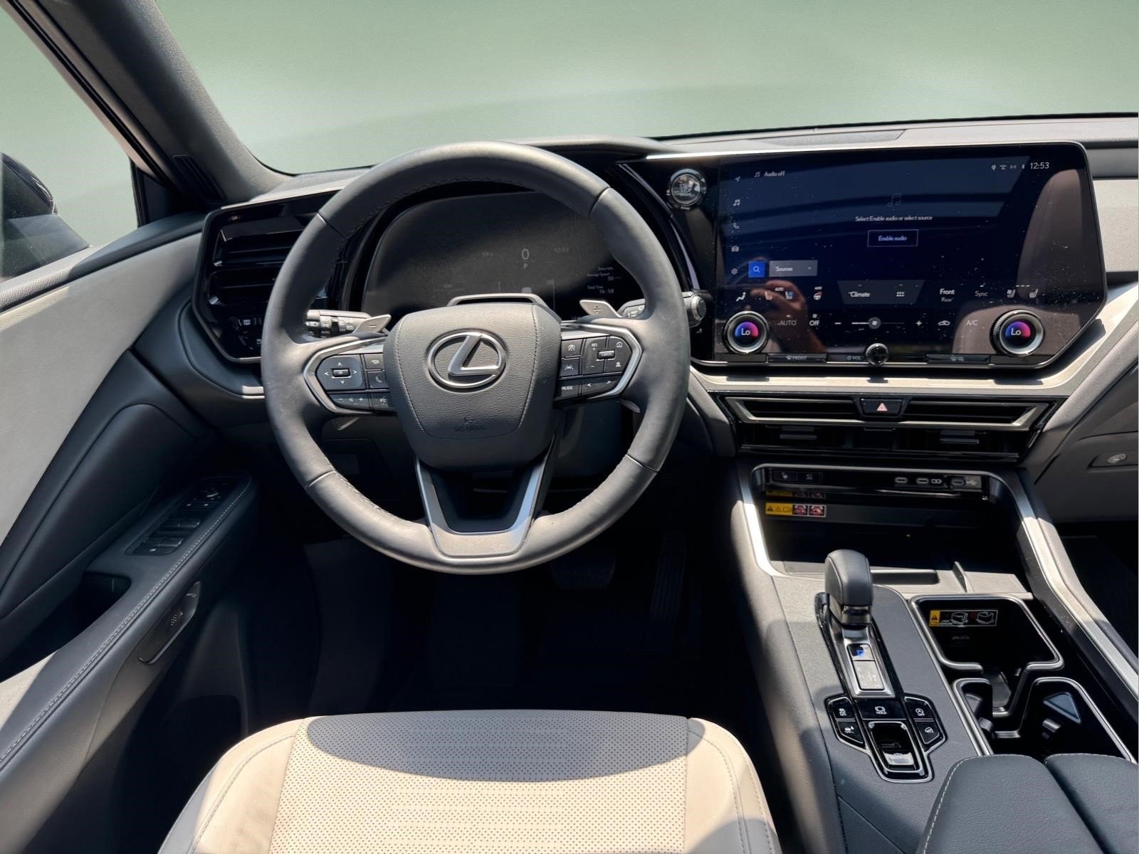 Used 2025 Mica Lexus TX 350 Premium image 17
