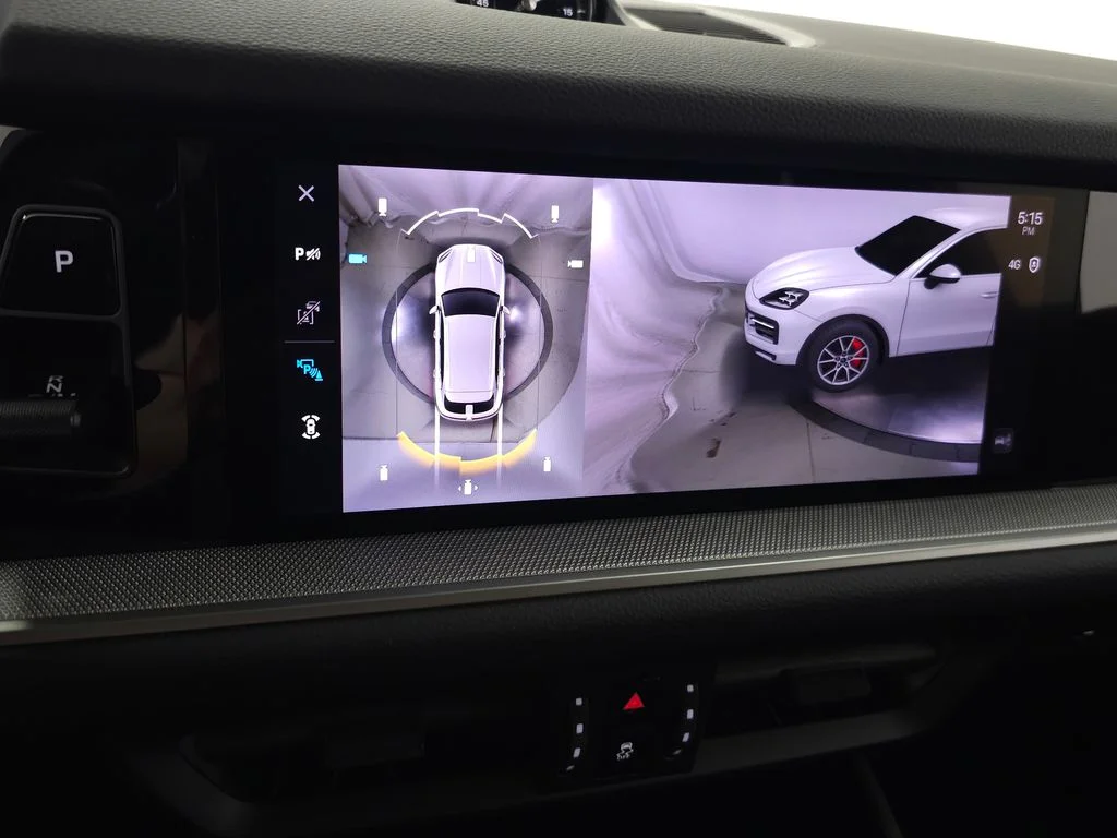 Used 2025  Porsche Base image 37