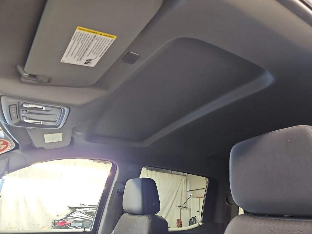 Used 2023 White GMC Elevation image 13