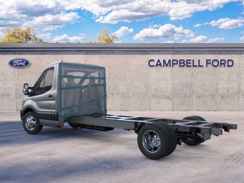 New 2026 Carbonized Gray Metallic Ford Cutaway image 25
