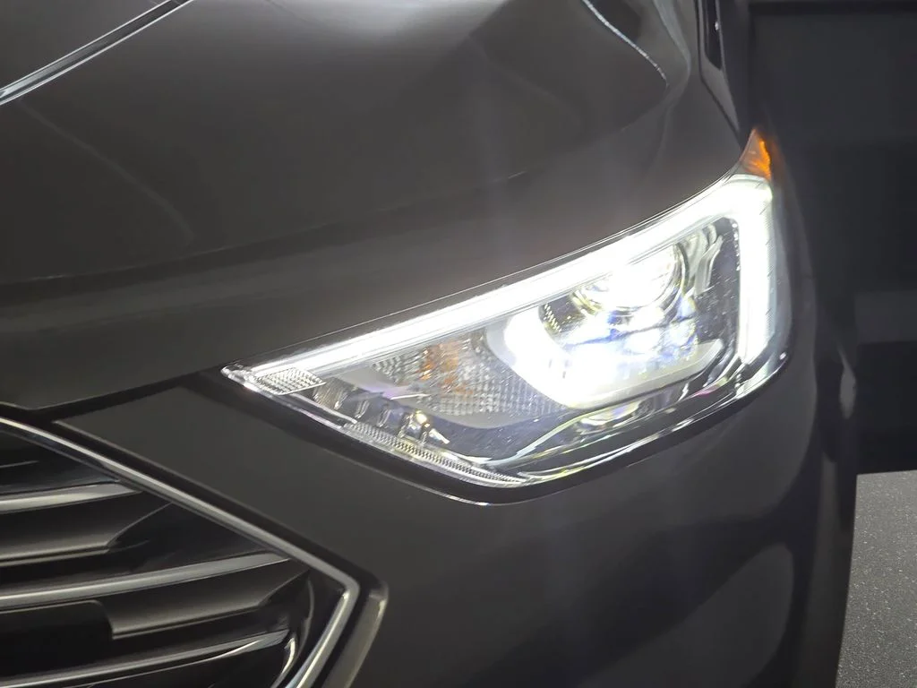 Used 2019 Gray Ford SEL image 32