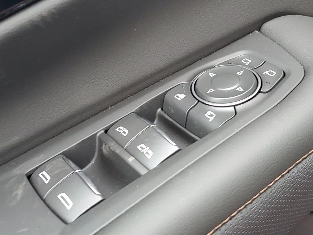 2027 Chevrolet Suburban High Country - Photo 21