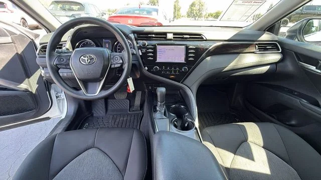 Used 2019 White Toyota LE image 18