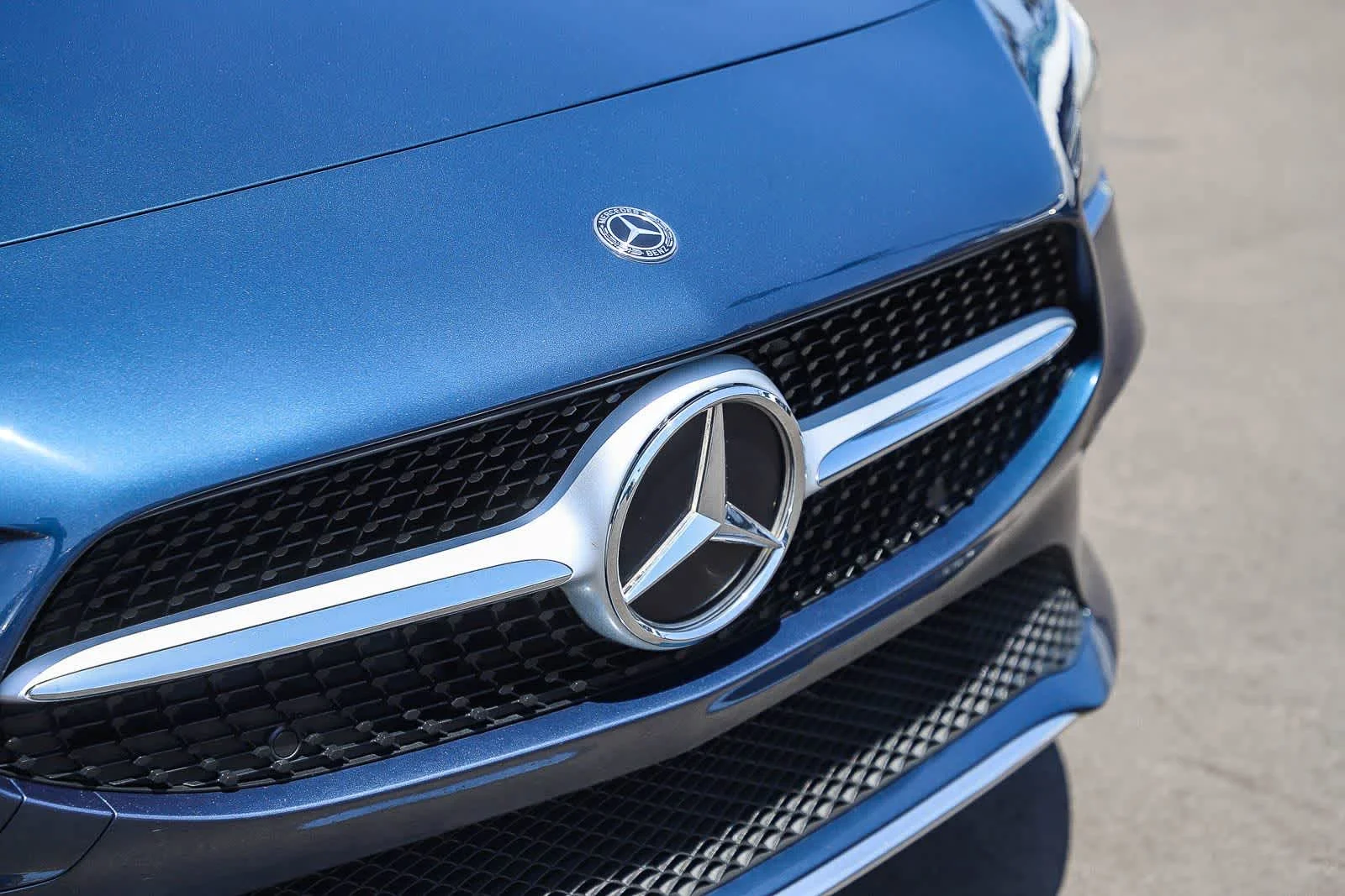 Used 2020 Denim Blue Metallic Mercedes-Benz CLA 250 image 5