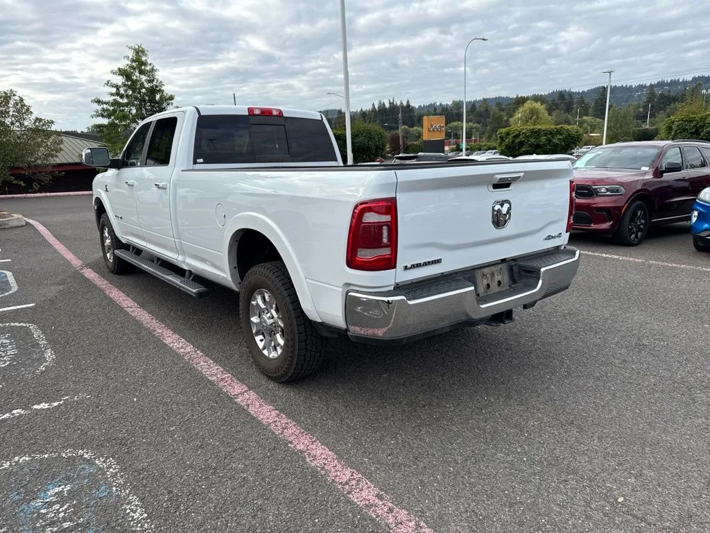 Used 2022 White Ram Laramie image 7