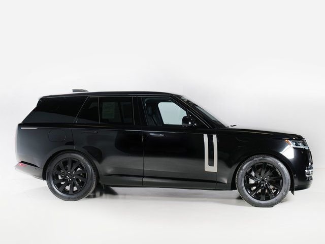 Used 2023 Santorini Black Metallic Land Rover SE image 30