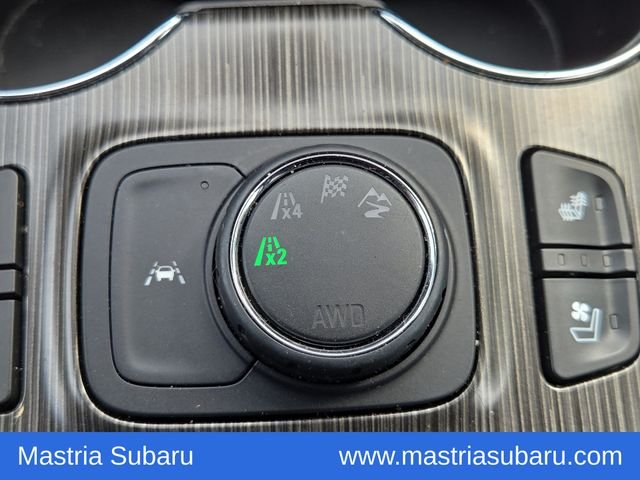 Used 2023 Blue Metallic GMC SLT image 13