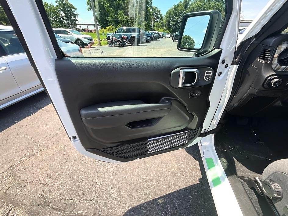 New 2026 Bright White Clearcoat Jeep 85th Anniversary Edition image 11