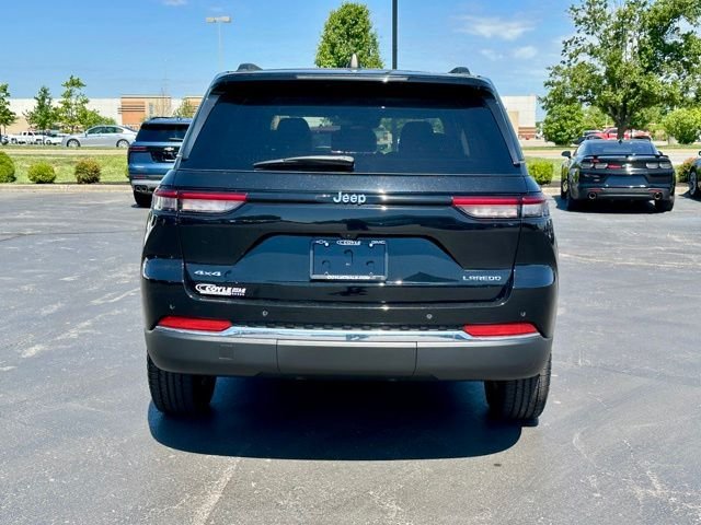 Used 2023 Black Jeep Laredo image 4