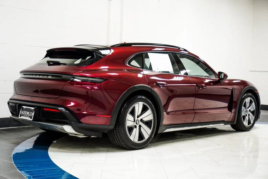 Used 2022 Red Porsche 4 image 6