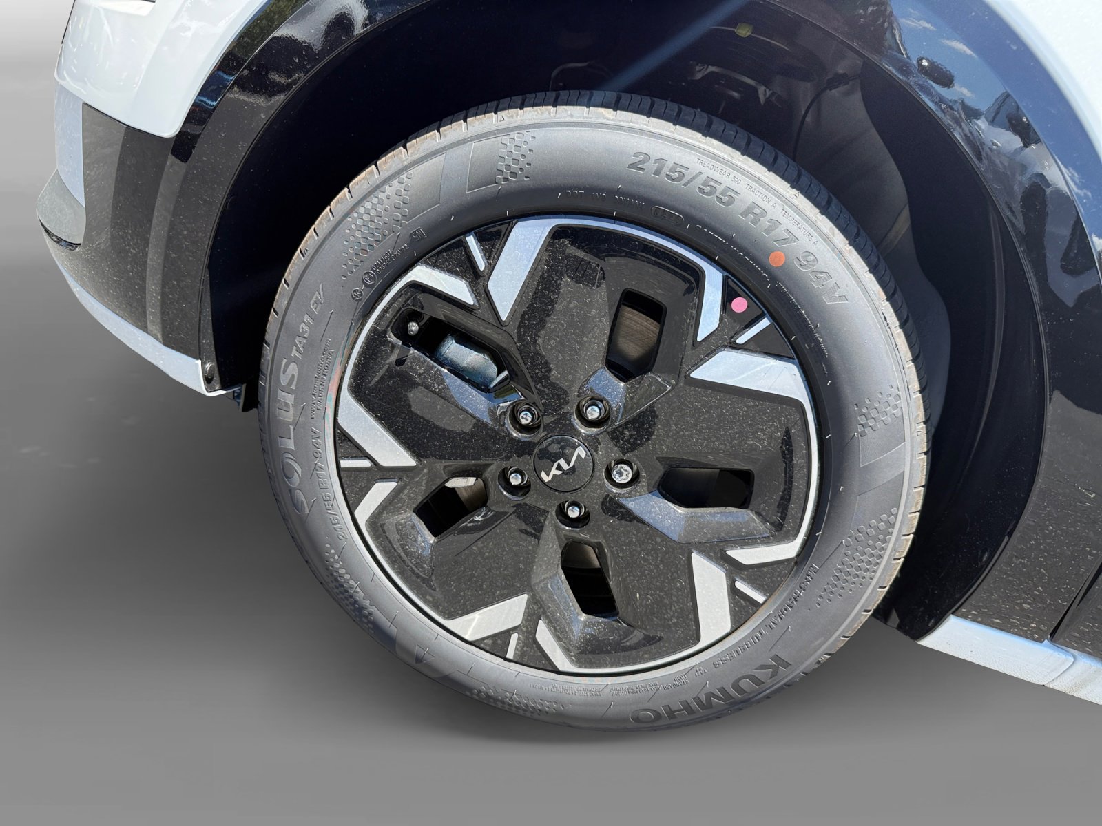 New 2026 Snow White Pearl Kia WIND image 9