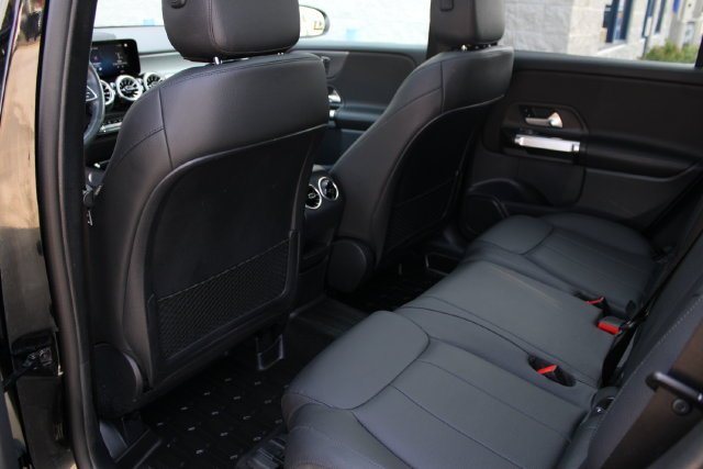 Used 2022 Black Mercedes-Benz GLB 250 image 25